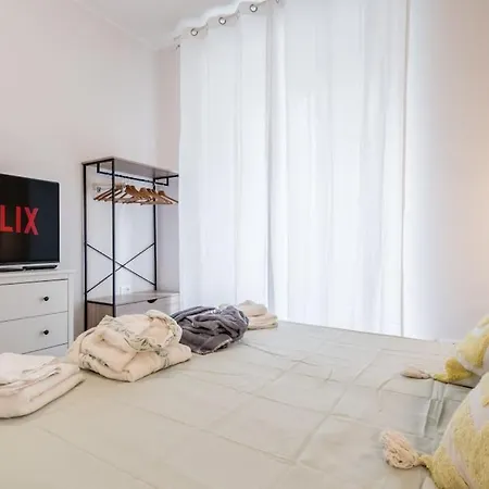 Vatican Chic House شقة *