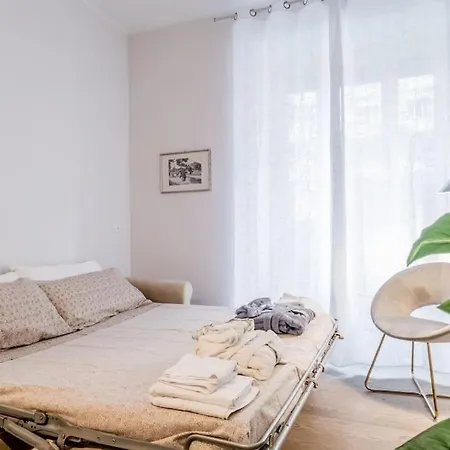Vatican Chic House شقة