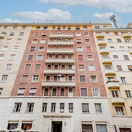 Vatican Chic House شقة *